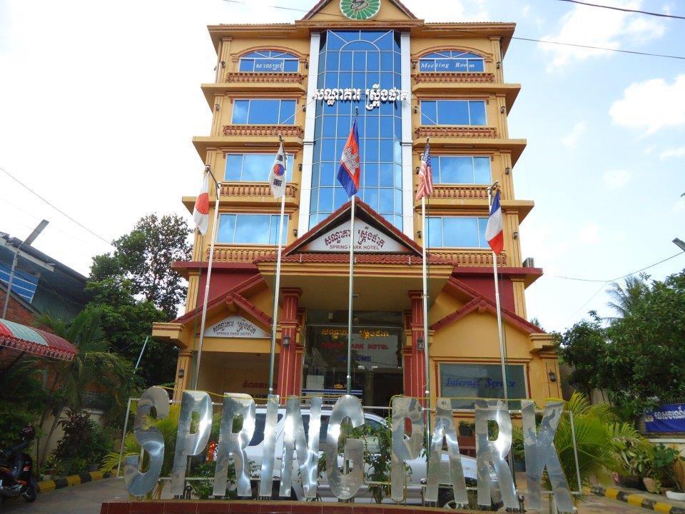 Spring Park Hotel Battambang Buitenkant foto