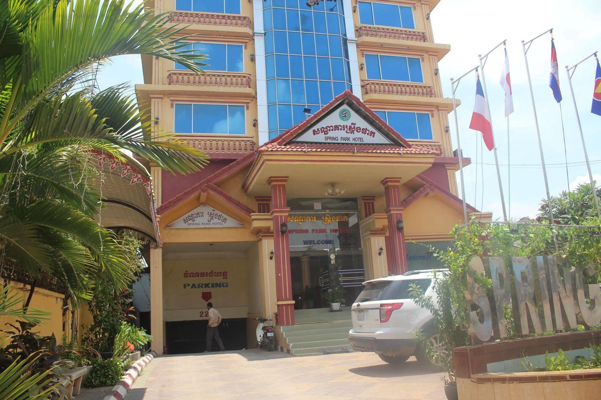 Spring Park Hotel Battambang Buitenkant foto